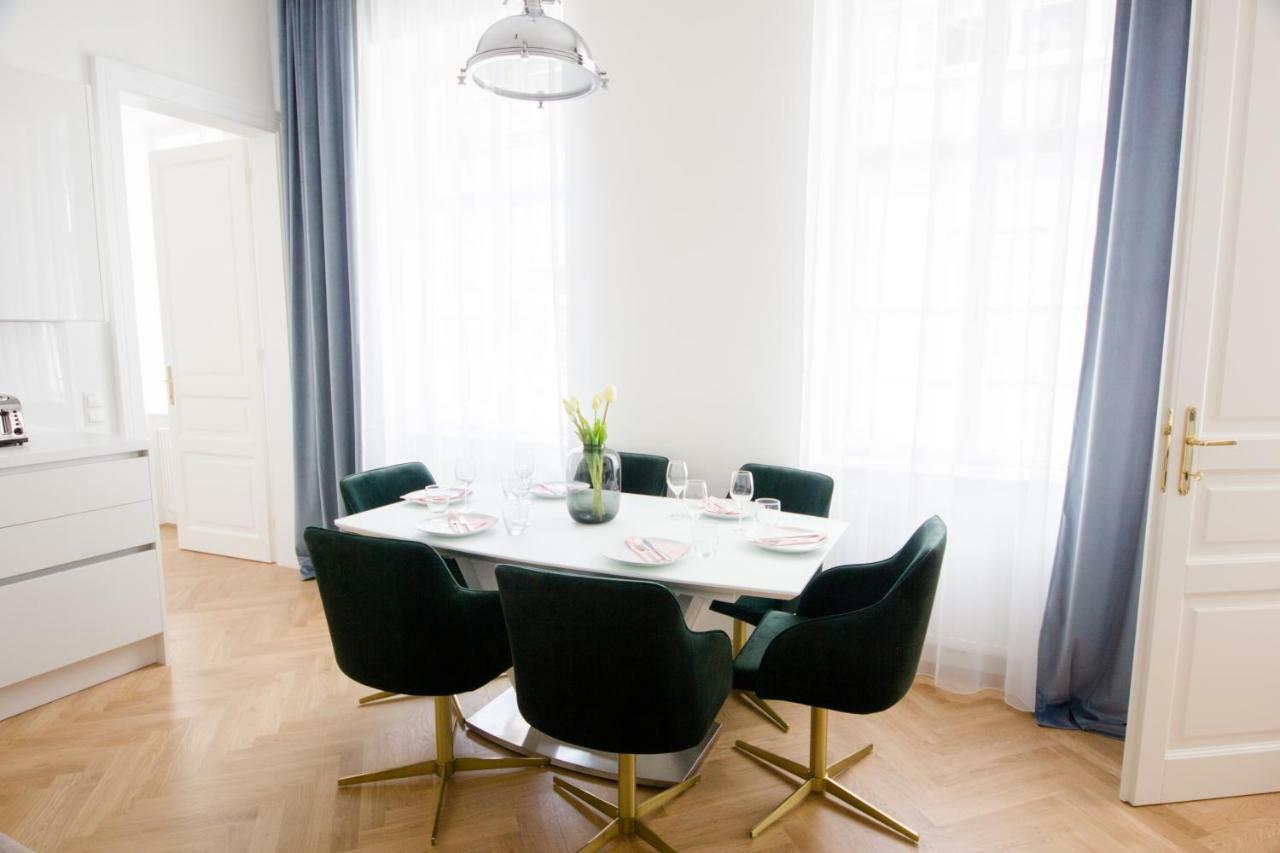 Opera - Mai's Appartement *