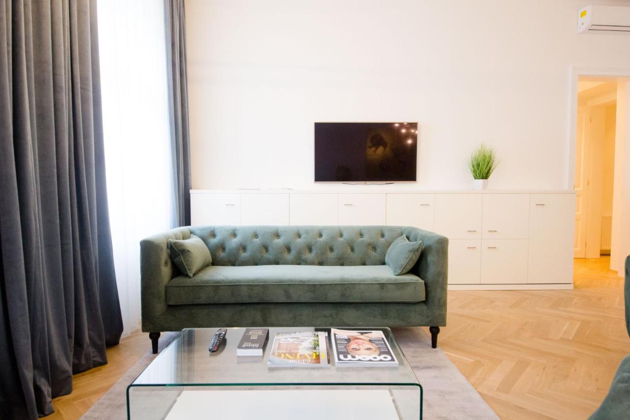 Opera - Mai's Appartement